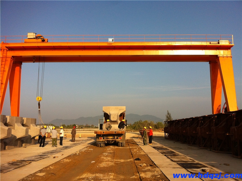 MDG型(L型)門式起重機 MDG型(L型)門式起重機