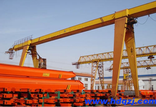 MH型電動葫蘆門式起重機(箱型式) MH型電動葫蘆門式起重機(箱型式)